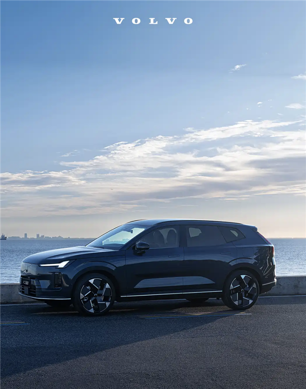沃尔沃XC70牛仔蓝首发亮相!定位中型SUV 8月开启预售