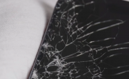苹果iPhone 17 Pro和iPhone Air不抗摔：跌落仍易碎屏