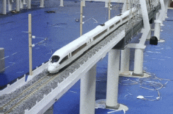 大学生打造微缩高铁模型：完整复刻 已成为教材