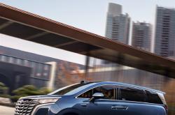 全球首销30万新能源MPV！腾势D9年终福利：送全额交强险