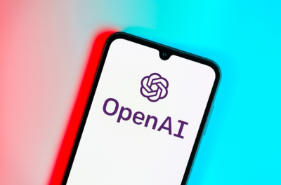 OpenAI发布语音模型GPT-realtim：具备情感感知能力 多语言无缝切换