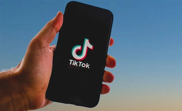 TikTok计划周日关停美国业务 硬刚不卖就禁法案！特朗普考虑暂停禁令