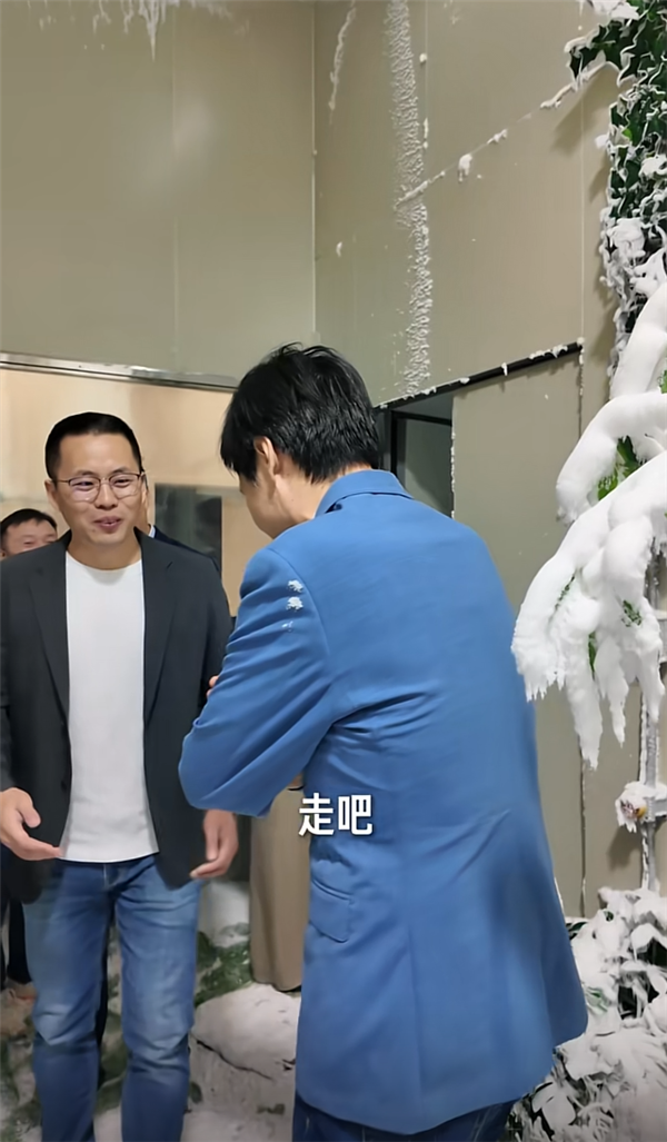雷军亲测小米空调实验室:零下20℃直呼冻死了