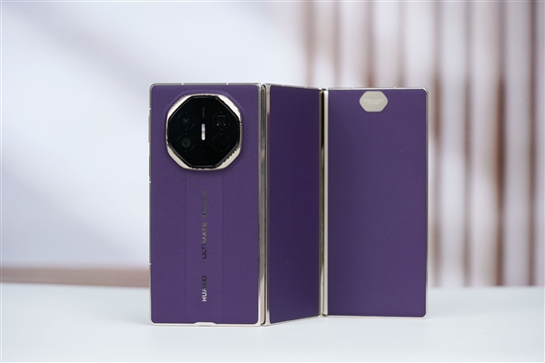 全球第2款三折叠！华为Mate XTs非凡大师图赏