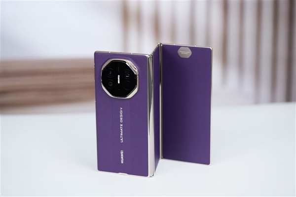 全球第2款三折叠！华为Mate XTs非凡大师图赏