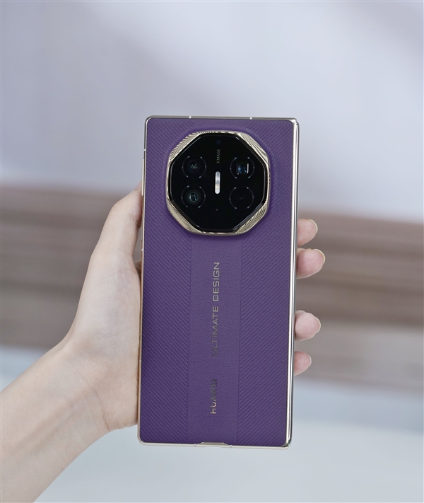 全球第2款三折叠！华为Mate XTs非凡大师图赏