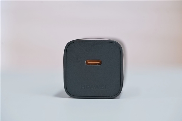 全球第2款三折叠！华为Mate XTs非凡大师图赏