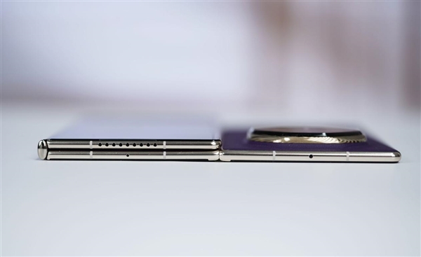 全球第2款三折叠！华为Mate XTs非凡大师图赏