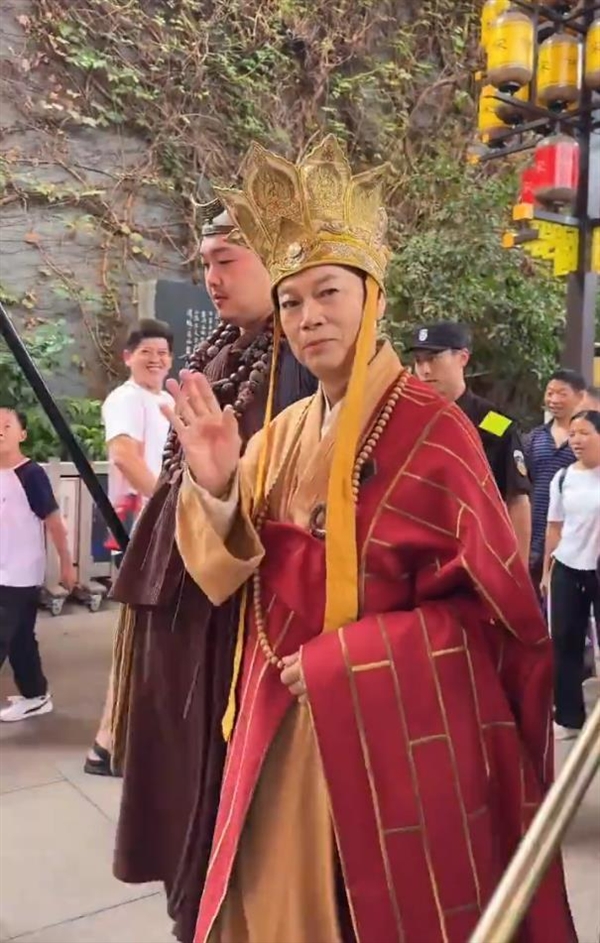 国庆长假多位老戏骨集体景区再“上岗”：大话西游唐僧、鸠摩智等重现经典角色