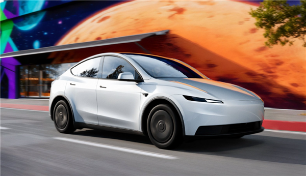 外观、配置全公布!特斯拉正式发布廉价版Model 3/Y 铁粉吐槽:价格太失望了