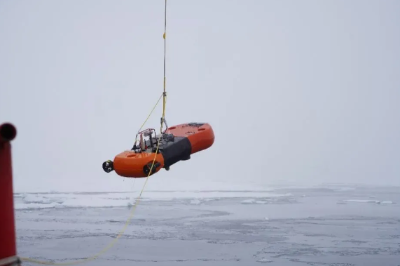不惧极端环境！我国自主研发“极蛙”水下机器人完成冰区下潜