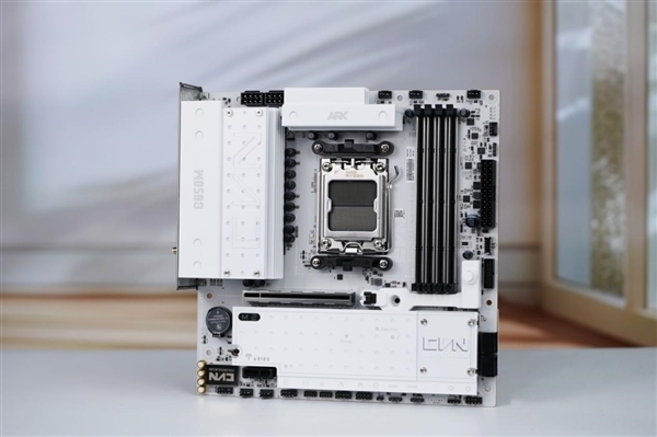 七彩虹主板解锁内存新技能:游戏帧率大增15%!