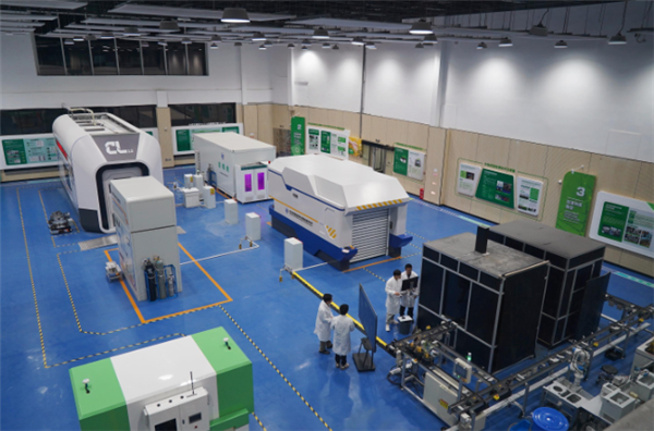 我国全链条机器人育种家“小海”正式亮相：基因挖掘效率提高10倍