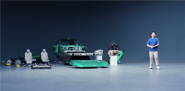 雷军回应小米YU7全网首拆视频:欢迎同行和专家指点