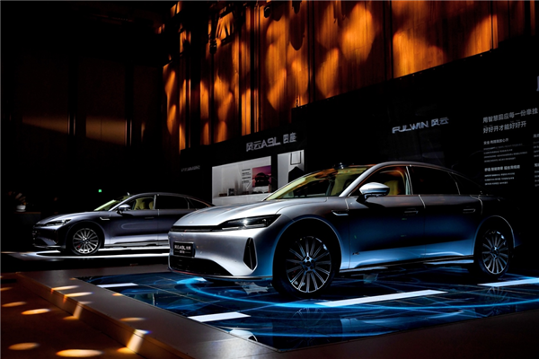 猎鹰700辅助驾驶上车！奇瑞风云A9L光辉版上市：17.19万起