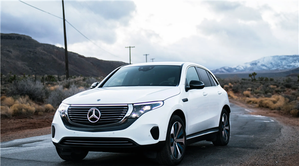 奔驰EQC遭车主集体投诉:召回升级后被锁电 续航缩水