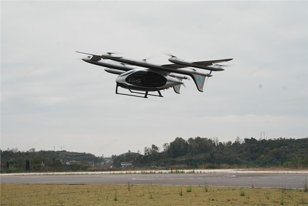 京东物流重要进展！我国吨级eVTOL贵州首飞：送货效率提升超80%