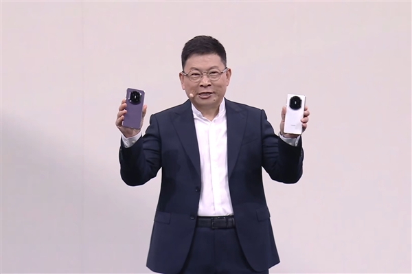 折叠屏最强者!华为折叠屏发货量超1000万台:市场份额68%