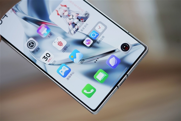 内置24000转/分钟风扇！红魔11 Pro图赏