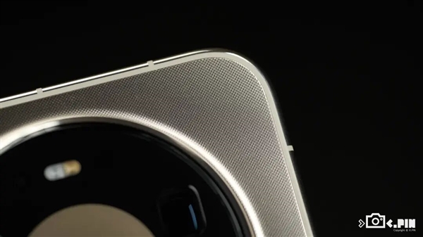 用了几天华为Mate80 Pro Max 我感觉它堆料有点过猛了