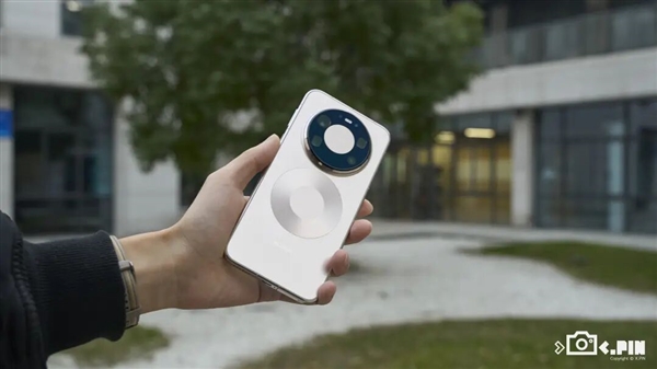 用了几天华为Mate80 Pro Max 我感觉它堆料有点过猛了