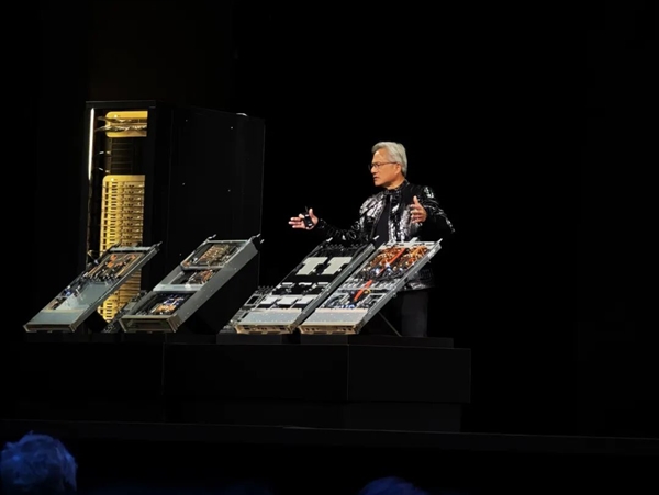 英伟达CES发了堆“怪物” 但跟你的电脑机箱已经毫无关系 英伟达 第3张