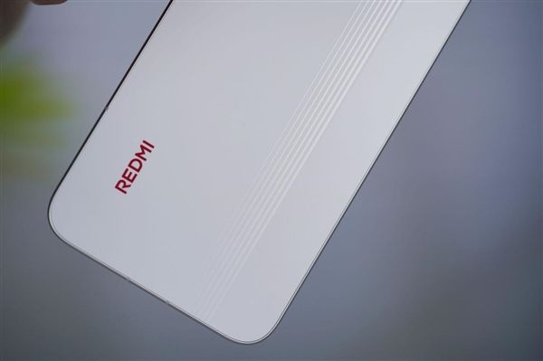 9000mAh小米史上最大电池!REDMI Turbo 5 Max图赏 REDMI Max 第17张 9000mAh小米史上最大电池!REDMI Turbo 5 Max图赏 REDMI Max 第17张