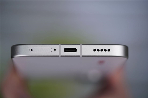 9000mAh小米史上最大电池!REDMI Turbo 5 Max图赏 REDMI Max 第20张 9000mAh小米史上最大电池!REDMI Turbo 5 Max图赏 REDMI Max 第20张