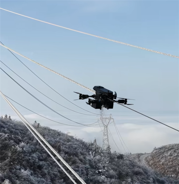 10分钟清除500米10倍于人工 新款飞行除冰机器人上线 飞行除冰机器人 第1张