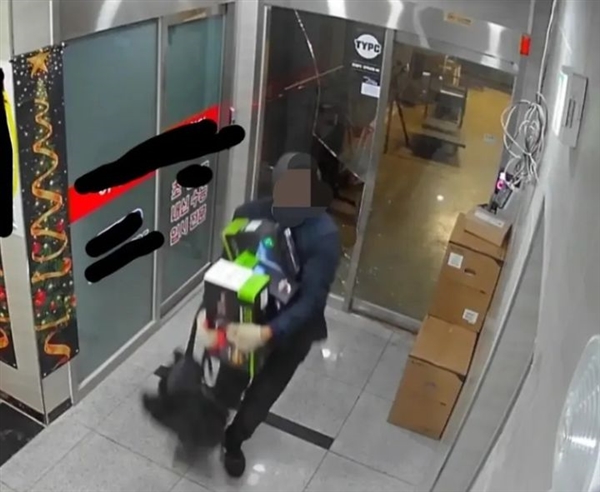 小偷破门而入电脑店偷走三张显卡:价值近10万元!