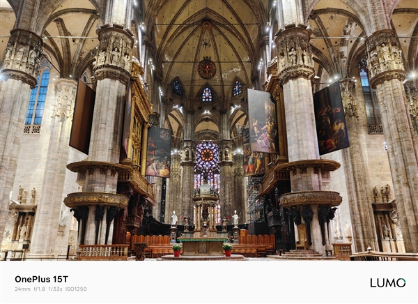 小屏党的梦中情机 一加15T样张首秀：搭载LUMO凝光影像