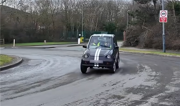 博主用500颗电子烟电池打造汽车动力电池：支持USB-C充电 博主用500颗电子烟电池打造汽车动力电池 第2张