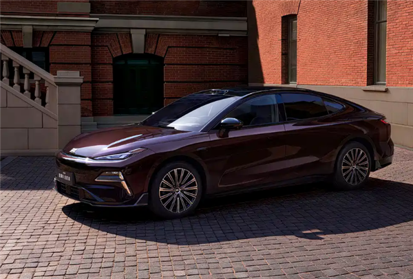 14.28万起！吉利银河星耀8远航家开启预售：综合续航高达1725km 吉利银河星耀8远航家 第1张