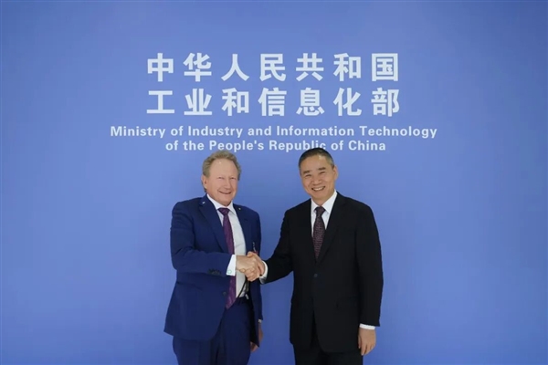 工信部负责人会见苹果、高通、SK海力士等跨国企业负责人 工信部 第7张 工信部负责人会见苹果、高通、SK海力士等跨国企业负责人 工信部 第7张