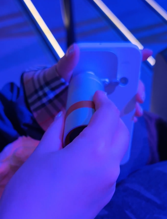 OPPO Find X9s Pro银色哈苏专业增距镜亮相：观赛神器 颜值拉满 Pro 第1张