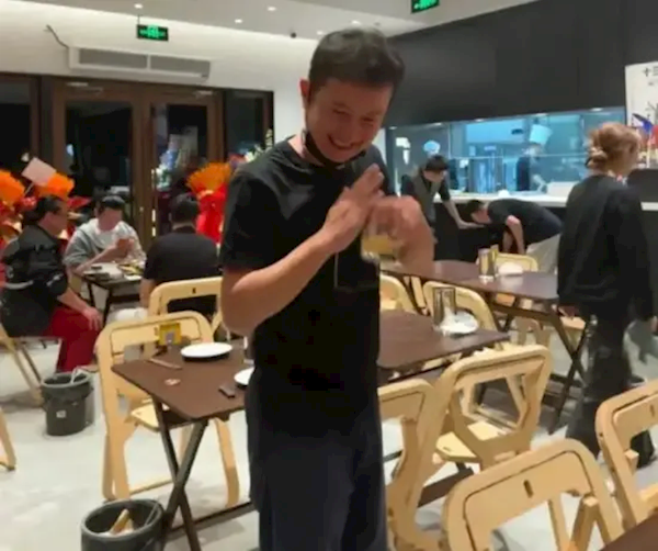 知名男演员开饭店了 网友上海偶遇:主打陕西风味