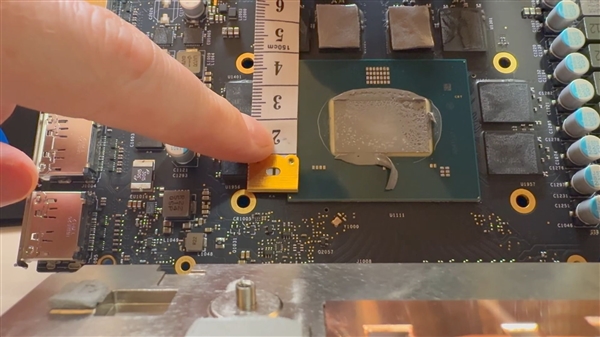 真身第一次出现！流产的Intel高端游戏卡 就它