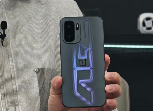 一加官方自曝新形态设备:首款掌机要来了!