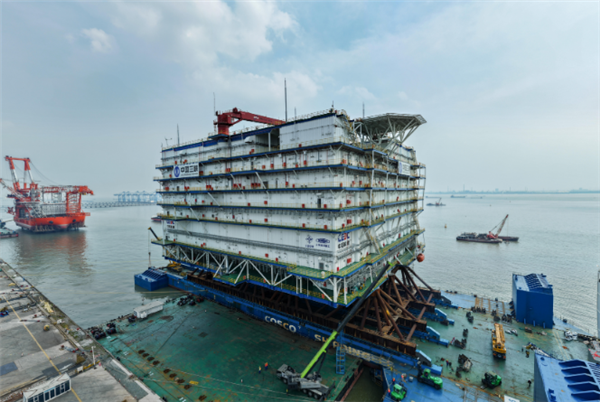世界最大规模海上换流站！“海风之心”完成海上安装正式启运 海上换流站 第1张