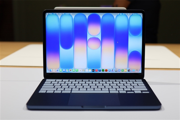 多家PC品牌出货量下跌 唯独苹果逆势大幅增长:MacBook Neo立功