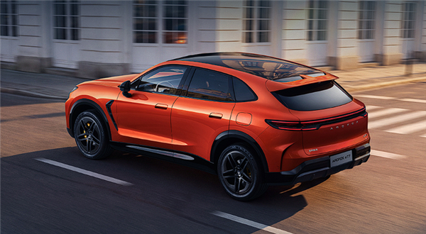 13.78万买车长超5米的大SUV！极狐T7预售72小时 订单破3万