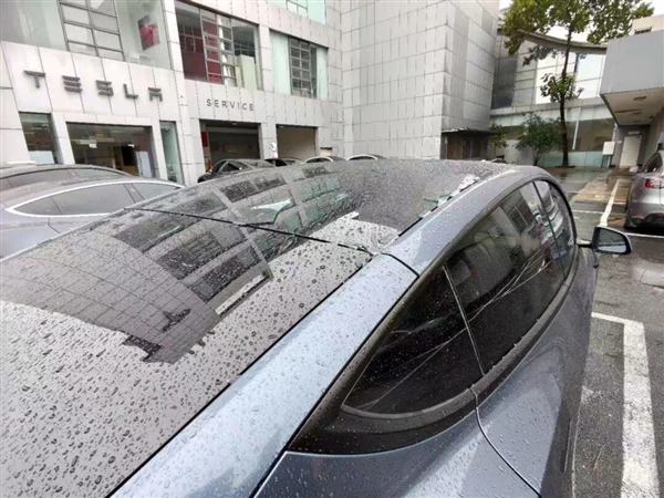 Model Y送至特斯拉官方修车 惨遭多处损坏 门店“失忆”:没注意到