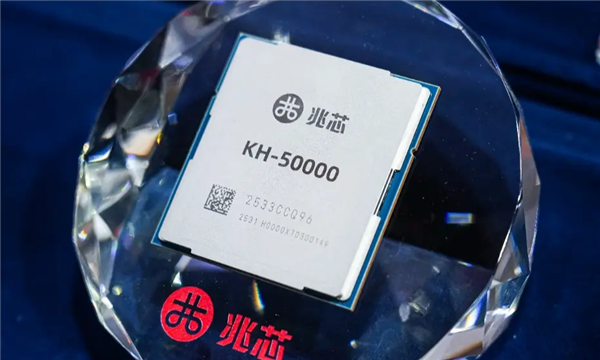 国产存储重大突破！兆芯ZX86 AI存储方案登顶国际权威评测