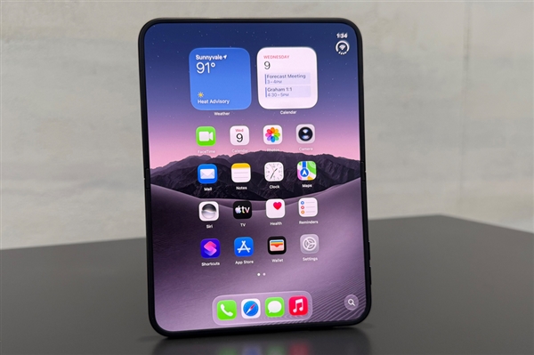 博主实测iPhone Duo折痕区域偏软：滑动会出现水波纹